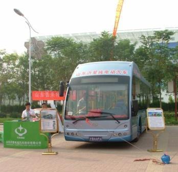 沂星电动车亮相世界太阳城大会与临博会