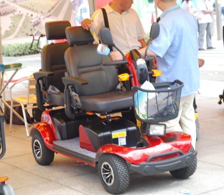 幸福从未止步：记老年人电动车产品