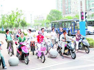 电动自行车给人们带来实实在在的便利
