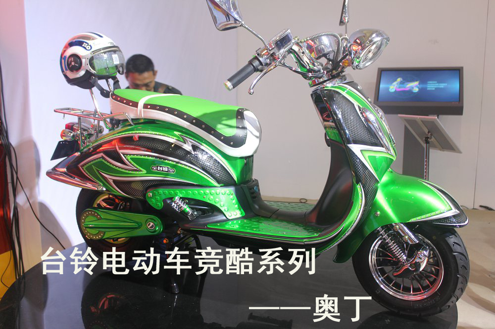 行业预测：豪华款电动车销量大增 经销毛利水涨船高