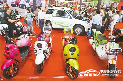 2015电动车摩托车及新能源汽车展在渝举行