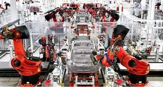 超震撼！特斯拉整个工厂只有150个机器人!