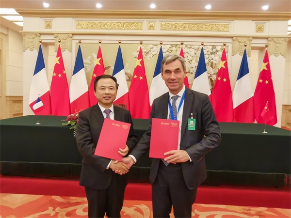 重磅丨中法两国元首共同见证，天能和帅福得在人民大会堂签署合作协议