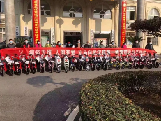 关键时期立马再度出手，发起1人1车关爱大行动倡议